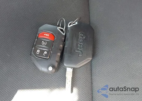 2019 Jeep Wrangler Unlimited Sport Altitude 4X4 z USA, uszkodzony, nr VIN 1C4HJXDG4KW621113